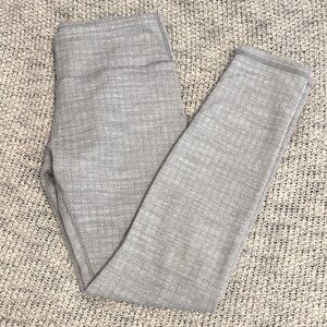 Kyodan Gray & White Herringbone Leggings – Size Small